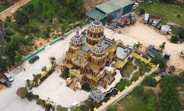 Chủ lâu đài 100 tỷ ở Nghệ An bật mí cách kiếm tiền, nhân viên tiết lộ điều bất ngờ về ông chủ- Ảnh 9. Chủ lâu đài 100 tỷ ở Nghệ An bật mí cách kiếm tiền, nhân viên tiết lộ điều bất ngờ về ông chủ- Ảnh 9.