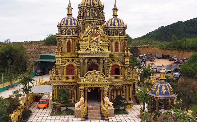 Chủ lâu đài 100 tỷ ở Nghệ An bật mí cách kiếm tiền, nhân viên tiết lộ điều bất ngờ về ông chủ- Ảnh 2. Chủ lâu đài 100 tỷ ở Nghệ An bật mí cách kiếm tiền, nhân viên tiết lộ điều bất ngờ về ông chủ- Ảnh 2.