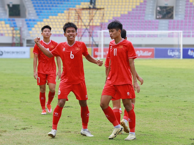 Khiến đối thủ “vỡ trận”, tuyển Việt Nam tưng bừng tiến vào bán kết - Ảnh 1. Khiến đối thủ “vỡ trận”, tuyển Việt Nam tưng bừng tiến vào bán kết - Ảnh 1.