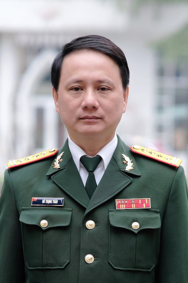 Nam Đại tá là nghệ sĩ nổi tiếng vừa được bổ nhiệm chức hiệu trưởng là ai?- Ảnh 1. Nam Đại tá là nghệ sĩ nổi tiếng vừa được bổ nhiệm chức hiệu trưởng là ai?- Ảnh 1.