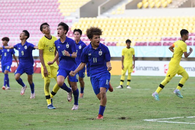 Thái Lan loại Campuchia theo kịch bản "nghẹt thở"; tuyển Việt Nam gặp đối thủ nặng ký ở bán kết- Ảnh 3. Thái Lan loại Campuchia theo kịch bản "nghẹt thở"; tuyển Việt Nam gặp đối thủ nặng ký ở bán kết- Ảnh 3.