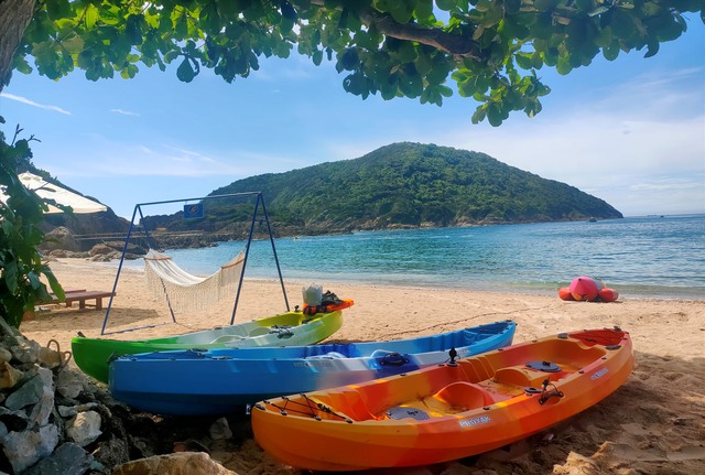 Xã đảo được ví như "bàn tay khổng lồ" trên biển, có nhiều điểm du lịch đẹp hoang sơ, cách Hà Nội hơn 200km- Ảnh 8. Xã đảo được ví như "bàn tay khổng lồ" trên biển, có nhiều điểm du lịch đẹp hoang sơ, cách Hà Nội hơn 200km- Ảnh 8.