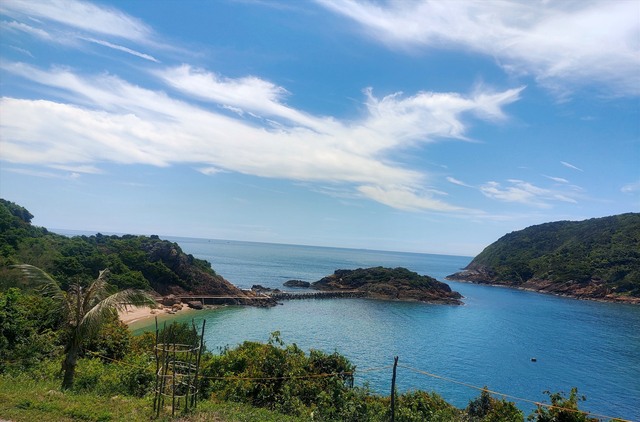 Xã đảo được ví như "bàn tay khổng lồ" trên biển, có nhiều điểm du lịch đẹp hoang sơ, cách Hà Nội hơn 200km- Ảnh 7. Xã đảo được ví như "bàn tay khổng lồ" trên biển, có nhiều điểm du lịch đẹp hoang sơ, cách Hà Nội hơn 200km- Ảnh 7.