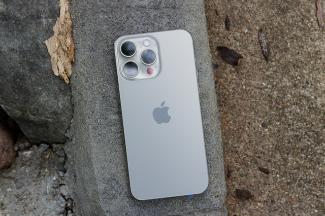 Lỗi bí ẩn trên iPhone 15 Pro Max: Có một thứ thỉnh thoảng cứ biến đi đâu mất?- Ảnh 1.