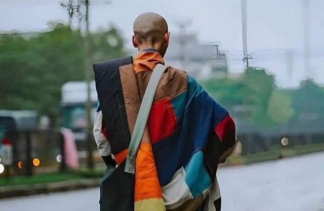 Ông Thích Minh Tuệ được hỗ trợ làm Căn cước công dân- Ảnh 2. Ông Thích Minh Tuệ được hỗ trợ làm Căn cước công dân- Ảnh 2.