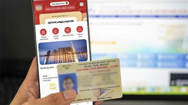 Từ nay, người dân không phải xuất trình GPLX bản cứng khi bị CSGT kiểm tra nhờ tiện tích tuyệt vời này- Ảnh 1. Từ nay, người dân không phải xuất trình GPLX bản cứng khi bị CSGT kiểm tra nhờ tiện tích tuyệt vời này- Ảnh 1.