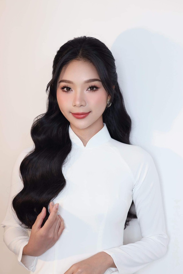 Thí sinh Miss Grand Vietnam 2022 đăng quang Á khôi Áo dài Việt Nam 2024- Ảnh 2. Thí sinh Miss Grand Vietnam 2022 đăng quang Á khôi Áo dài Việt Nam 2024- Ảnh 2.