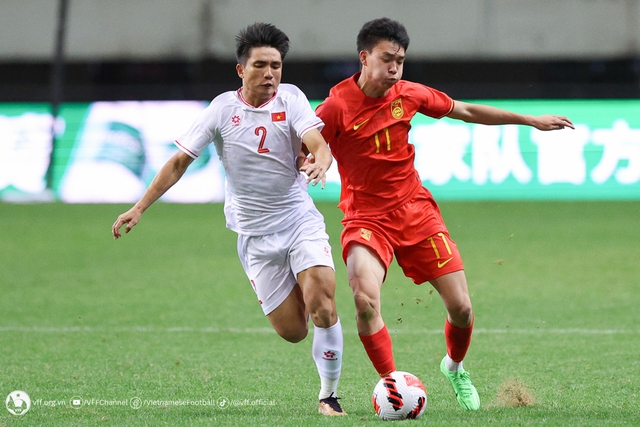 U19 Việt Nam 1-2 U19 Uzbekistan: Màn trình diễn đáng khen ngợi của U19 Việt Nam- Ảnh 6. U19 Việt Nam 1-2 U19 Uzbekistan: Màn trình diễn đáng khen ngợi của U19 Việt Nam- Ảnh 6.