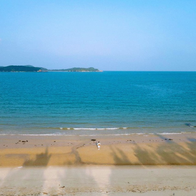 Bãi biển tên độc lạ ở nơi được mệnh danh là "đảo thiên đường của miền Bắc": Nhiều người chưa nghe bao giờ- Ảnh 4. Bãi biển tên độc lạ ở nơi được mệnh danh là "đảo thiên đường của miền Bắc": Nhiều người chưa nghe bao giờ- Ảnh 4.