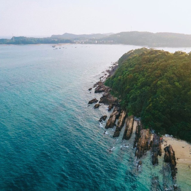 Bãi biển tên độc lạ ở nơi được mệnh danh là "đảo thiên đường của miền Bắc": Nhiều người chưa nghe bao giờ- Ảnh 7. Bãi biển tên độc lạ ở nơi được mệnh danh là "đảo thiên đường của miền Bắc": Nhiều người chưa nghe bao giờ- Ảnh 7.