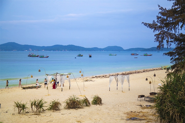 Bãi biển tên độc lạ ở nơi được mệnh danh là "đảo thiên đường của miền Bắc": Nhiều người chưa nghe bao giờ- Ảnh 9. Bãi biển tên độc lạ ở nơi được mệnh danh là "đảo thiên đường của miền Bắc": Nhiều người chưa nghe bao giờ- Ảnh 9.