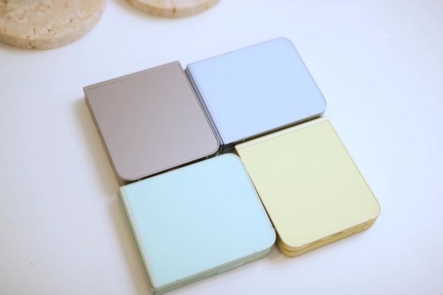 2 tiếng dùng thử Galaxy Z Flip 6 mới ra mắt của Samsung: "Máy đẹp, nhưng có một thứ chưa thể hài lòng"- Ảnh 2. 2 tiếng dùng thử Galaxy Z Flip 6 mới ra mắt của Samsung: "Máy đẹp, nhưng có một thứ chưa thể hài lòng"- Ảnh 2.