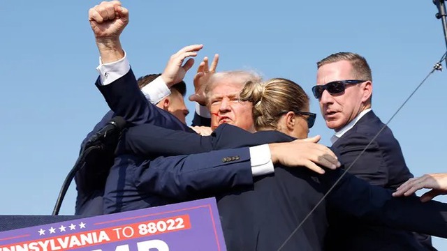 Ông Biden vội vã về Nhà Trắng họp khẩn, Nga tuyên bố đã cảnh báo 2 tháng trước khi ông Trump bị bắn- Ảnh 2. Ông Biden vội vã về Nhà Trắng họp khẩn, Nga tuyên bố đã cảnh báo 2 tháng trước khi ông Trump bị bắn- Ảnh 2.