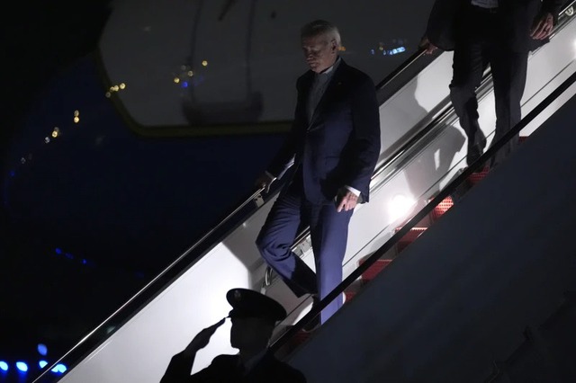 Ông Biden vội vã về Nhà Trắng họp khẩn, Nga tuyên bố đã cảnh báo 2 tháng trước khi ông Trump bị bắn- Ảnh 1. Ông Biden vội vã về Nhà Trắng họp khẩn, Nga tuyên bố đã cảnh báo 2 tháng trước khi ông Trump bị bắn- Ảnh 1.