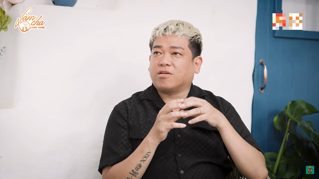 Nam diễn viên hài nổi tiếng vừa khóc vừa nói: "Tôi mong con mình phát triển bình thường"- Ảnh 3. Nam diễn viên hài nổi tiếng vừa khóc vừa nói: "Tôi mong con mình phát triển bình thường"- Ảnh 3.