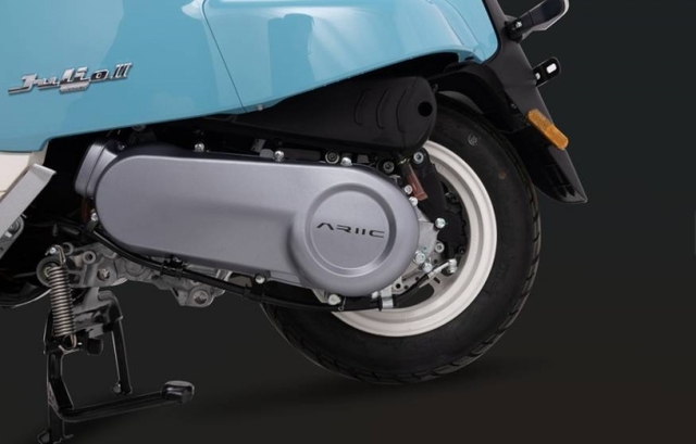 Bản sao 'huyền thoại' Honda Julio: Cực cá tính, xịn xò hơn Air Blade, ABS 2 kênh, giá chỉ 30 triệu đồng- Ảnh 5. Bản sao 'huyền thoại' Honda Julio: Cực cá tính, xịn xò hơn Air Blade, ABS 2 kênh, giá chỉ 30 triệu đồng- Ảnh 5.