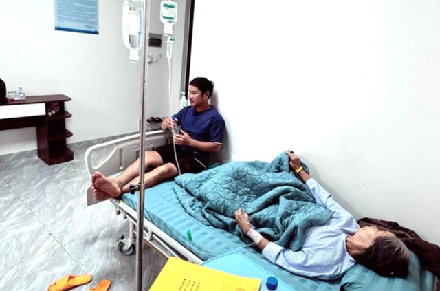 Ông Thích Minh Tuệ tái khất thực sau 1 tháng ẩn tu, tình hình hiện tại có nhiều bất ngờ- Ảnh 4. Ông Thích Minh Tuệ tái khất thực sau 1 tháng ẩn tu, tình hình hiện tại có nhiều bất ngờ- Ảnh 4.