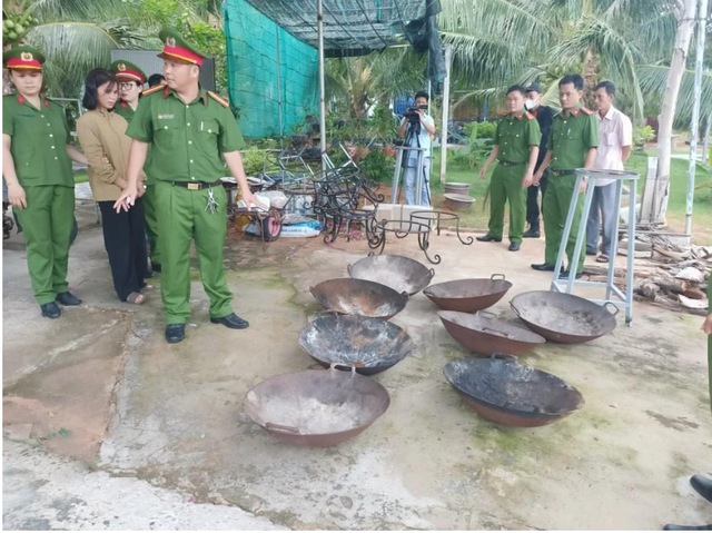Vụ con dâu bị nhà chồng cũ bạo hành: 4 chị em trí thức bỏ việc, ly hôn để theo tà đạo, cúng bái sáng đêm- Ảnh 1. Vụ con dâu bị nhà chồng cũ bạo hành: 4 chị em trí thức bỏ việc, ly hôn để theo tà đạo, cúng bái sáng đêm- Ảnh 1.