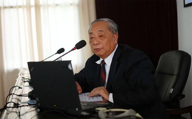Mắc liên tiếp 2 căn bệnh ung thư, sau 24 năm, viện sĩ vẫn khỏe mạnh ở tuổi 86: Bí quyết nằm ở 3 điều- Ảnh 2. Mắc liên tiếp 2 căn bệnh ung thư, sau 24 năm, viện sĩ vẫn khỏe mạnh ở tuổi 86: Bí quyết nằm ở 3 điều - Ảnh 2.