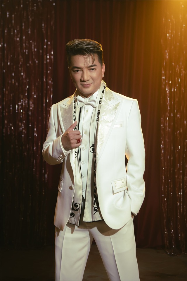 Đàm Vĩnh Hưng bị cấm diễn 9 tháng, phạt 27,5 triệu đồng- Ảnh 1. Đàm Vĩnh Hưng bị cấm diễn 9 tháng, phạt 27,5 triệu đồng- Ảnh 1.