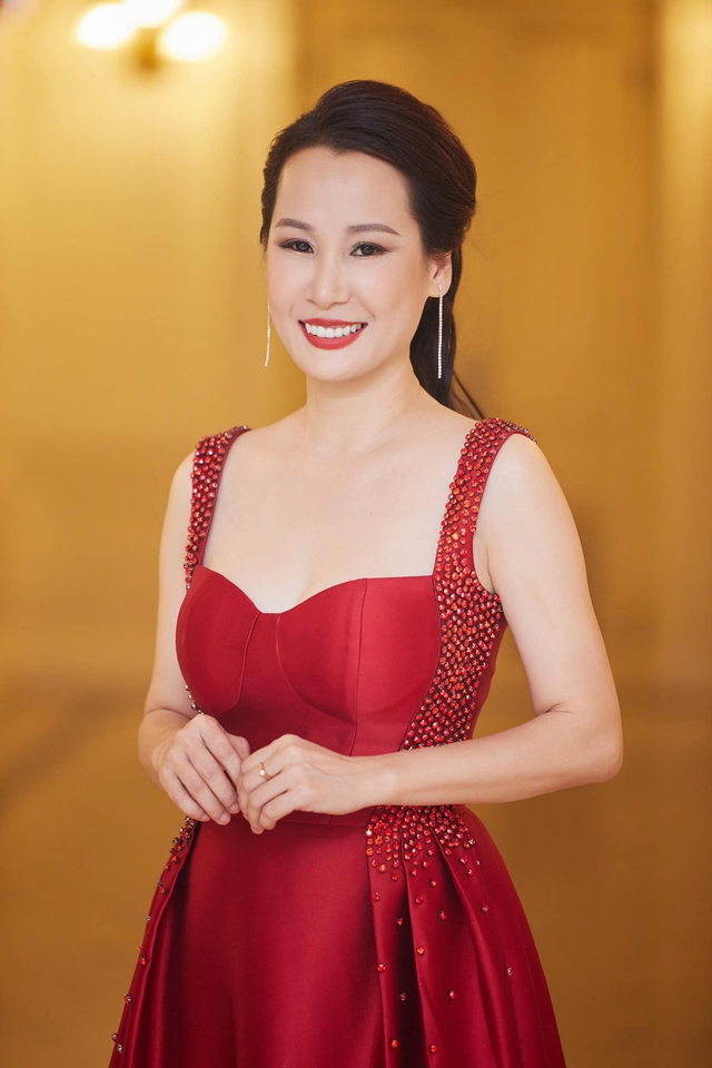 Nữ nghệ sĩ Việt nổi tiếng: U50 độc thân, vẫn chờ "thần tình yêu" gõ cửa, không ngại người kém tuổi- Ảnh 1. Nữ nghệ sĩ Việt nổi tiếng: U50 độc thân, vẫn chờ "thần tình yêu" gõ cửa, không ngại người kém tuổi- Ảnh 1.