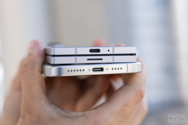 Hội tụ mọi tinh hoa của Samsung, Galaxy Z Fold 6 hiện nay thậm chí còn đáng mua hơn cả iPhone 15 Pro Max?- Ảnh 2. Hội tụ mọi tinh hoa của Samsung, Galaxy Z Fold 6 hiện nay thậm chí còn đáng mua hơn cả iPhone 15 Pro Max?- Ảnh 2.