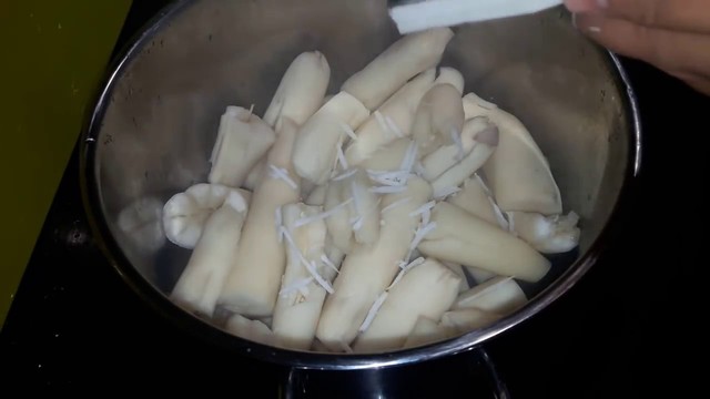 3 người lớn nhập viện, 1 bé tử vong vì xyanua: Chuyên gia cảnh báo chất độc có trong loại củ quen thuộc- Ảnh 2. 3 người lớn nhập viện, 1 bé tử vong vì xyanua: Chuyên gia cảnh báo chất độc có trong loại củ quen thuộc- Ảnh 2.