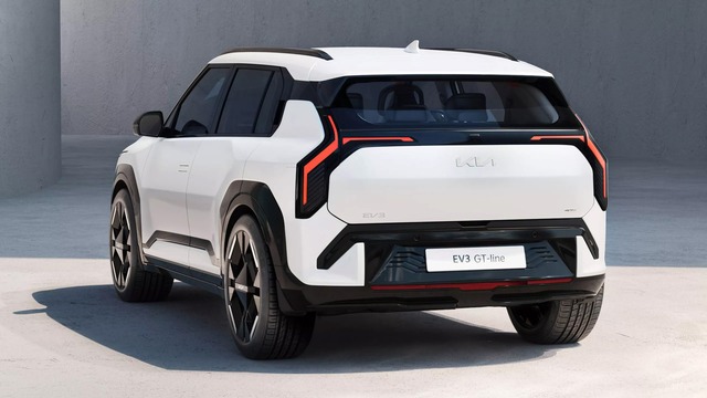 Xe điện rẻ nhất của KIA vừa ra mắt đã 'chốt' 10.000 đơn: Ngang cỡ VF 6 đi 500km/sạc, về VN giá bao nhiêu?- Ảnh 2. Xe điện rẻ nhất của KIA vừa ra mắt đã 'chốt' 10.000 đơn: Ngang cỡ VF 6 đi 500km/sạc, về VN giá bao nhiêu?- Ảnh 2.