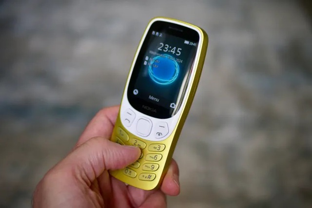 Nokia 3210 4G đúng là trò "hút máu": Trải nghiệm tệ hại, phí tiền - Thời nay ai cần điện thoại như này?- Ảnh 2. Nokia 3210 4G đúng là trò "hút máu": Trải nghiệm tệ hại, phí tiền - Thời nay ai cần điện thoại như này?- Ảnh 2.