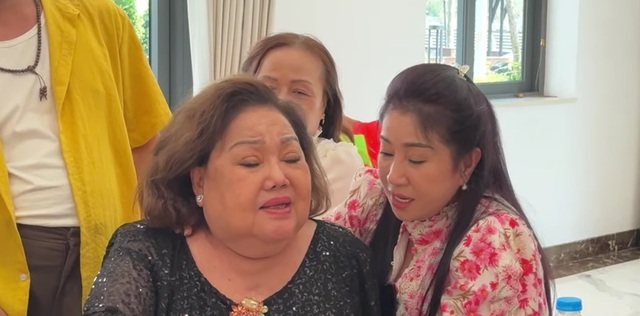 NSƯT Thoại Mỹ nói một câu khiến NSND Ngọc Giàu "đứt từng khúc ruột"- Ảnh 1. NSƯT Thoại Mỹ nói một câu khiến NSND Ngọc Giàu "đứt từng khúc ruột"- Ảnh 1.