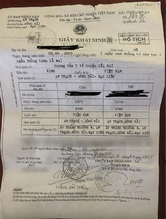 Nam sinh ở Hà Nội bị thu hồi giấy khai sinh: Con buồn chán, mất tự tin, mẹ cảm thấy có lỗi- Ảnh 2. Nam sinh ở Hà Nội bị thu hồi giấy khai sinh: Con buồn chán, mất tự tin, mẹ cảm thấy có lỗi- Ảnh 2.
