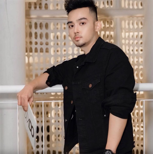 Thi thể chuyên gia trang điểm tử vong ở Thái Lan được đưa về nước, mẹ đau xót đón con trai trở về- Ảnh 1. Thi thể chuyên gia trang điểm tử vong ở Thái Lan được đưa về nước, mẹ đau xót đón con trai trở về- Ảnh 1.