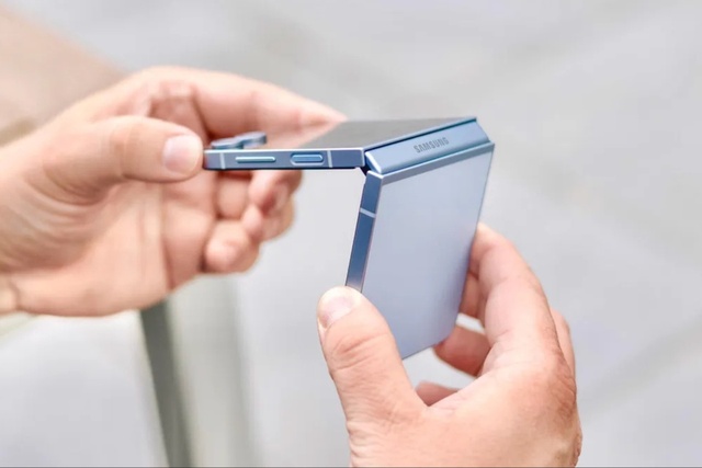 Ấp ủ 6 năm, Apple giờ đây đã có thể 'vượt lên chính mình' ra mắt iPhone gập đầu tiên?- Ảnh 1. Ấp ủ 6 năm, Apple giờ đây đã có thể 'vượt lên chính mình' ra mắt iPhone gập đầu tiên?- Ảnh 1.