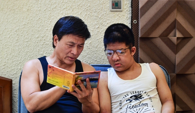 Diễn viên Quốc Tuấn: "Khi Bôm sinh ra, tôi như tụt xuống hố"- Ảnh 3. Diễn viên Quốc Tuấn: "Khi Bôm sinh ra, tôi như tụt xuống hố"- Ảnh 3.