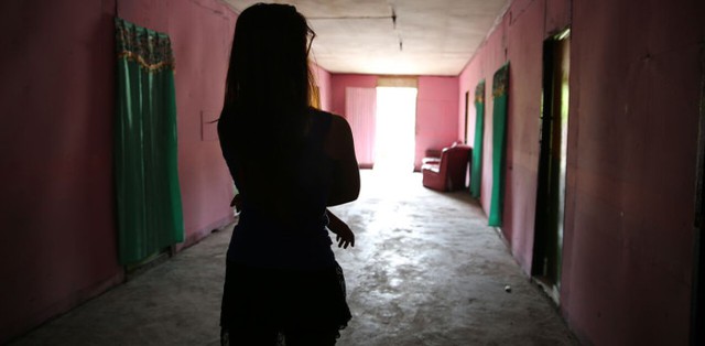 Nữ sinh Trung Quốc lây HIV cho 16 người: "Tôi không biết một lần 'qua đêm' có thể khiến mình nhiễm bệnh"- Ảnh 2. Nữ sinh Trung Quốc lây HIV cho 16 người: "Tôi không biết một lần 'qua đêm' có thể khiến mình nhiễm bệnh"- Ảnh 2.