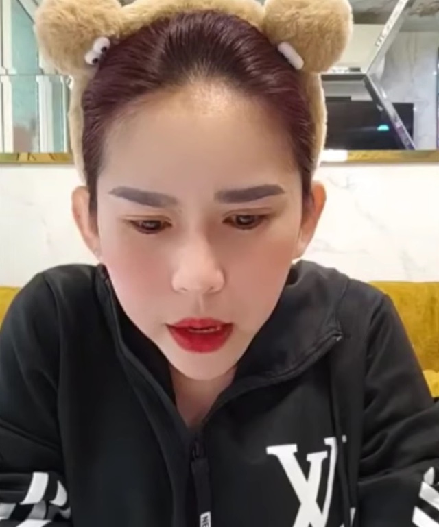 Một nữ nghệ sĩ lên tiếng về con gái Vũ Linh: "Tôi phải dạy Hồng Loan, tôi là chị có quyền dạy em mình"- Ảnh 1. Một nữ nghệ sĩ lên tiếng về con gái Vũ Linh: "Tôi phải dạy Hồng Loan, tôi là chị có quyền dạy em mình"- Ảnh 1.