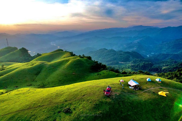 Phát hiện thảo nguyên xanh tựa thiên đường, cách thành phố chỉ 30km, dân bản địa gọi bằng tên đặc biệt- Ảnh 1.