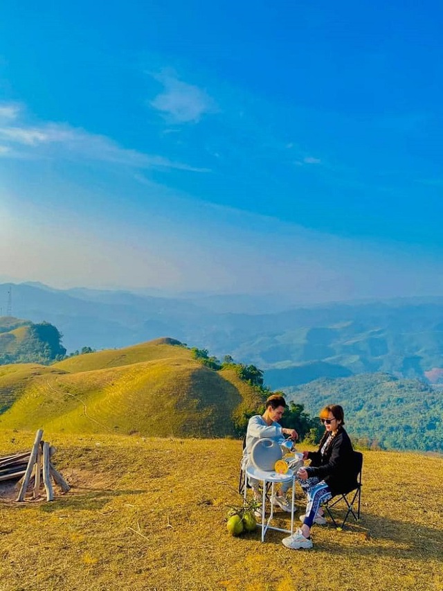 Phát hiện thảo nguyên xanh tựa thiên đường, cách thành phố chỉ 30km, dân bản địa gọi bằng tên đặc biệt- Ảnh 4. Phát hiện thảo nguyên xanh tựa thiên đường, cách thành phố chỉ 30km, dân bản địa gọi bằng tên đặc biệt- Ảnh 4.