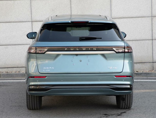 Mẫu SUV đi xa nhất thế giới chốt giá quy đổi hơn 600 triệu đồng: Ngang ngửa Santa Fe, sáng cửa về VN- Ảnh 2. Mẫu SUV đi xa nhất thế giới chốt giá quy đổi hơn 600 triệu đồng: Ngang ngửa Santa Fe, sáng cửa về VN- Ảnh 2.