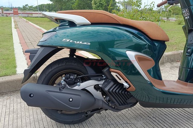 Xe ga Honda đẹp ngang ngửa Vespa, mới về Việt Nam: Dân mạng chê nhất một điều- Ảnh 3. Xe ga Honda đẹp ngang ngửa Vespa, mới về Việt Nam: Dân mạng chê nhất một điều- Ảnh 3.