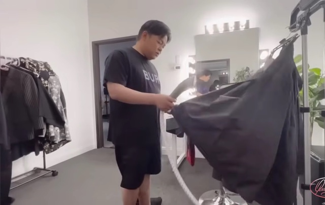 Một nam ca sĩ ở Việt Nam Một nam ca sĩ ở Việt Nam