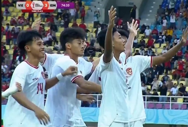 Liên tiếp mắc sai lầm, tuyển Việt Nam chịu kết cục khó tin trước Indonesia- Ảnh 2. Liên tiếp mắc sai lầm, tuyển Việt Nam chịu kết cục khó tin trước Indonesia- Ảnh 2.