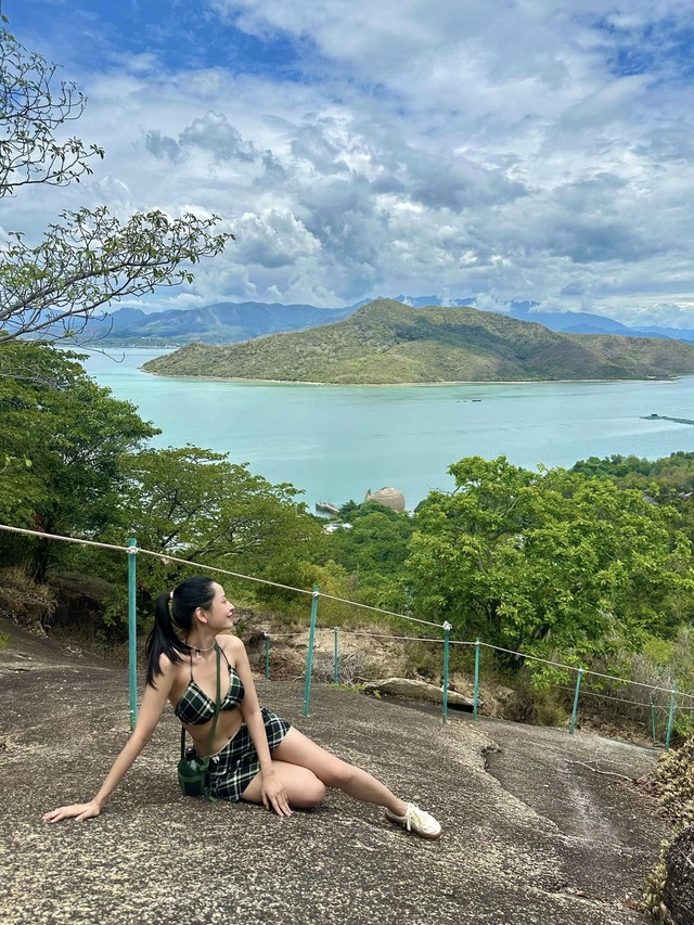 Chi Pu diện bikini, khoe sắc vóc nóng bỏng ở tuổi 31- Ảnh 6. Chi Pu diện bikini, khoe sắc vóc nóng bỏng ở tuổi 31- Ảnh 6.