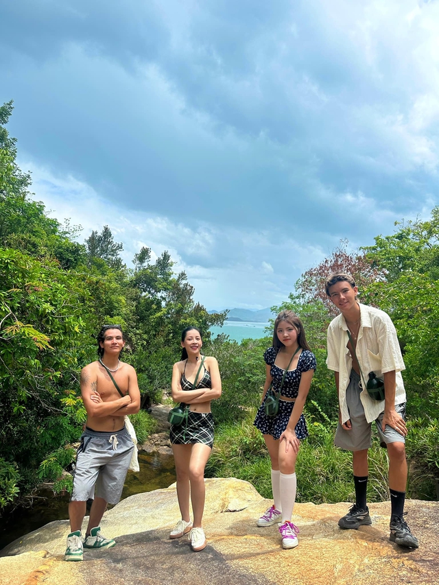 Chi Pu diện bikini, khoe sắc vóc nóng bỏng ở tuổi 31- Ảnh 4. Chi Pu diện bikini, khoe sắc vóc nóng bỏng ở tuổi 31- Ảnh 4.