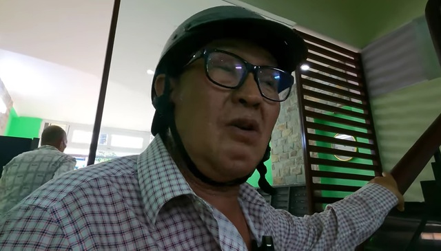 Một nam danh hài 71 tuổi vẫn phải thuê nhà, kêu gọi khán giả ủng hộ: "Nuôi con đi học khổ lắm"- Ảnh 3. Một nam danh hài 71 tuổi vẫn phải thuê nhà, kêu gọi khán giả ủng hộ: "Nuôi con đi học khổ lắm"- Ảnh 3.