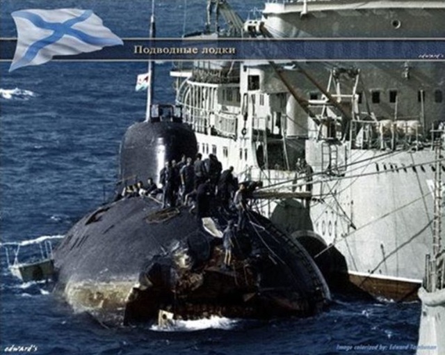 Sự cố hi hữu: Đột ngột nổi lên, tàu ngầm hạt nhân bị tàu sân bay đâm trúng- Ảnh 3. Sự cố hi hữu: Đột ngột nổi lên, tàu ngầm hạt nhân bị tàu sân bay đâm trúng- Ảnh 3.