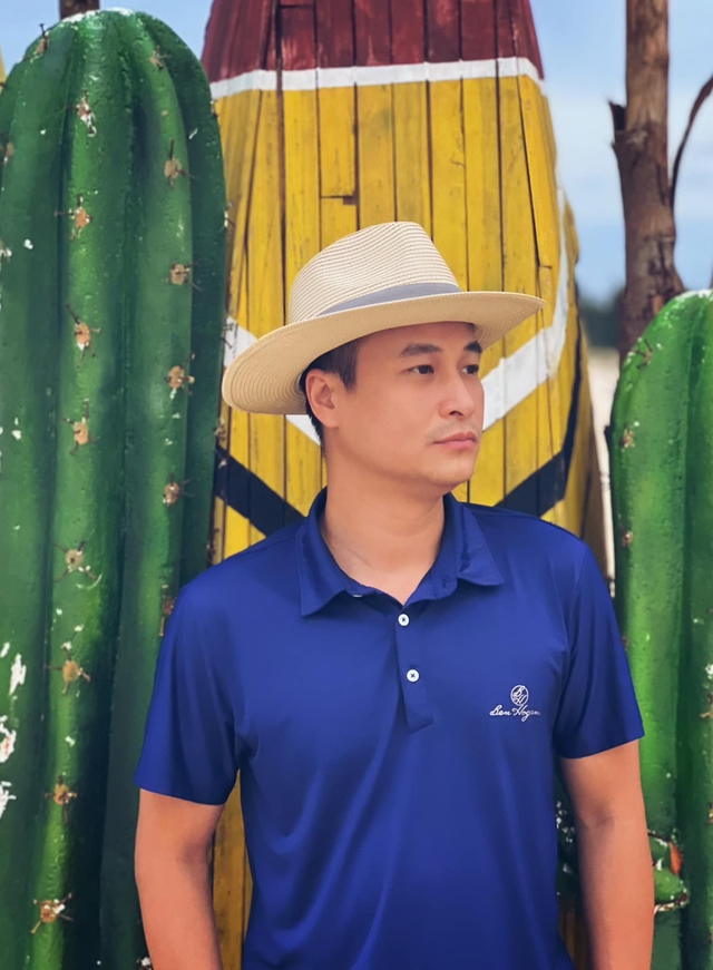 Giảng viên đại học là "cây hài" phim VTV: Đời thường kín đáo, hạnh phúc bên vợ cùng nghề, gắn bó 22 năm - Ảnh 1. Giảng viên đại học là "cây hài" phim VTV: Đời thường kín đáo, hạnh phúc bên vợ cùng nghề, gắn bó 22 năm - Ảnh 1.