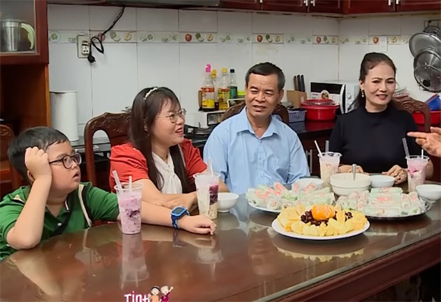 Hoa khôi làng bị ép lấy anh hàng xóm, đêm tân hôn trốn ra chuồng bò, buộc phải động phòng vì một lý do- Ảnh 6. Hoa khôi làng bị ép lấy anh hàng xóm, đêm tân hôn trốn ra chuồng bò, buộc phải động phòng vì một lý do- Ảnh 6.