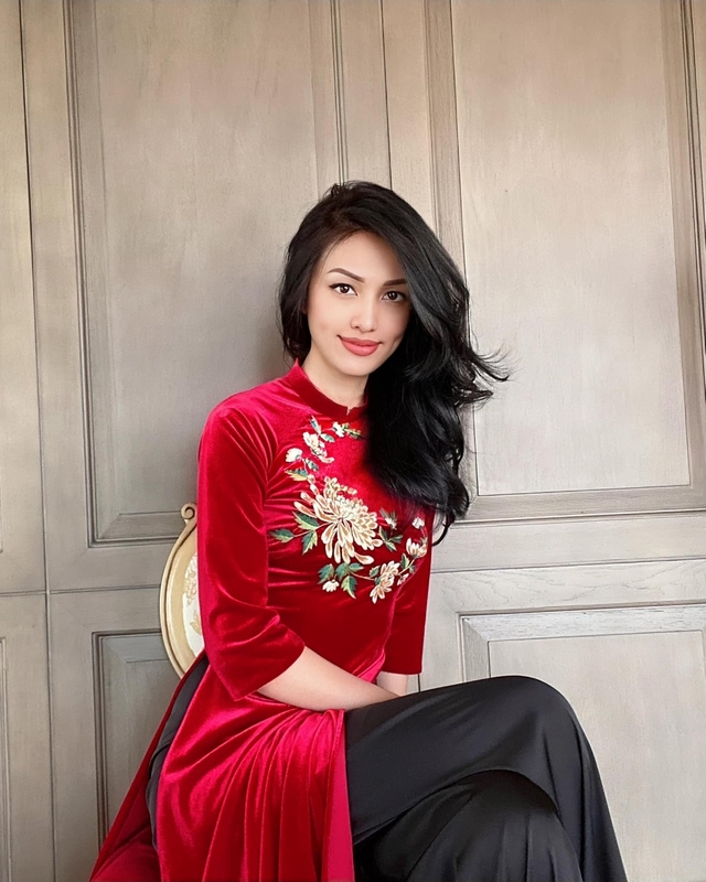 Siêu mẫu Việt 4 lần sinh con cho đại gia: U40 vẫn xinh đẹp, nuột nà, giờ là phó chủ tịch 1 công ty- Ảnh 2. Siêu mẫu Việt 4 lần sinh con cho đại gia: U40 vẫn xinh đẹp, nuột nà, giờ là phó chủ tịch 1 công ty- Ảnh 2.
