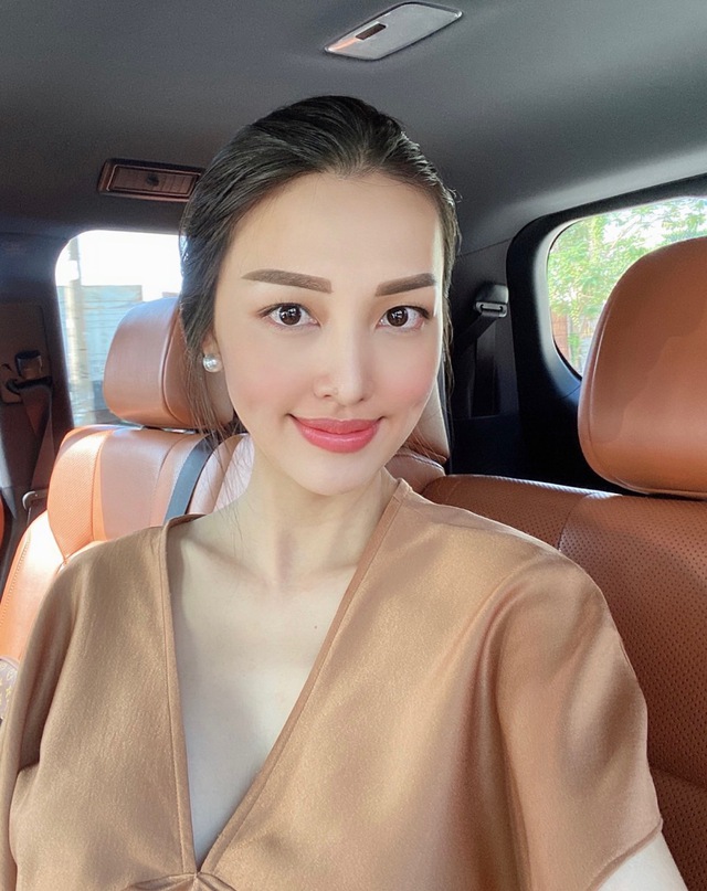 Siêu mẫu Việt 4 lần sinh con cho đại gia: U40 vẫn xinh đẹp, nuột nà, giờ là phó chủ tịch 1 công ty- Ảnh 5. Siêu mẫu Việt 4 lần sinh con cho đại gia: U40 vẫn xinh đẹp, nuột nà, giờ là phó chủ tịch 1 công ty- Ảnh 5.